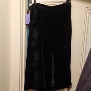 Nwt $1110 Jil Sander Elegant Black Velvet Skirt With Floral Embroidery and Slit